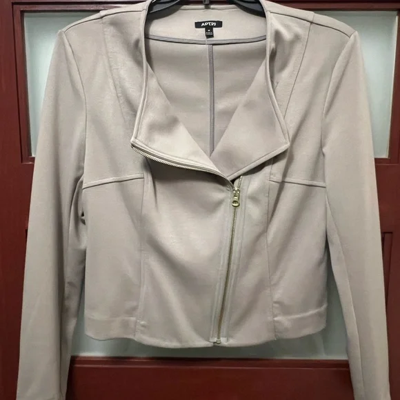 Apt.9 Blazer - Picture 3 of 4